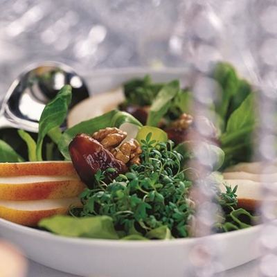 Итальянский салат с грушей и пармезаном