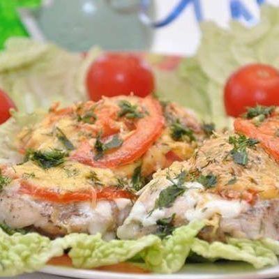Рыба в духовке с помидорами и сыром