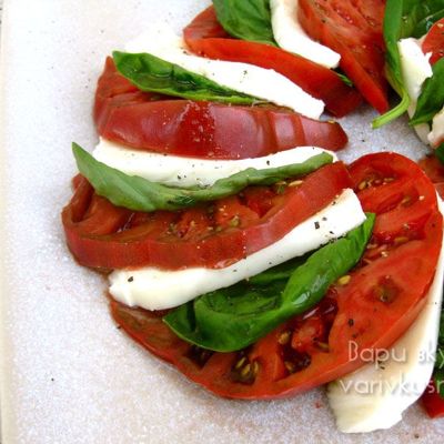 Правильный итальянский салат Капрезе со всеми тонкостями