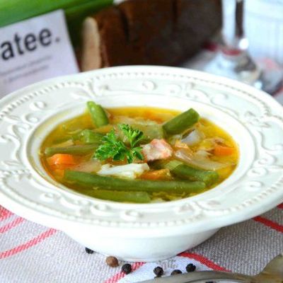 Рыбный суп с форелью и стручковой фасолью