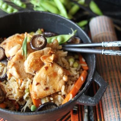 Рис с острой курицей и грибами шиитаке