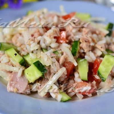 Салат из консервированного тунца с рисом без майонеза