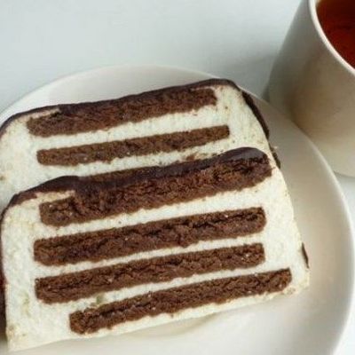 Творожный торт с печеньем без выпечки