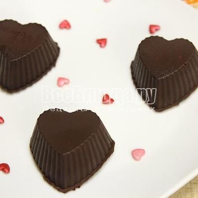 Шоколадные конфеты с финиками и орехами, Сердечки