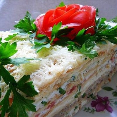 Закусочный блинный торт с красной рыбой