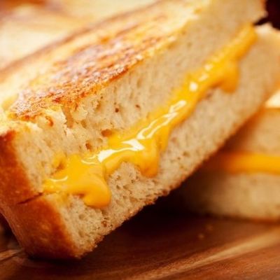 Бутерброды с жареным хлебом и сыром