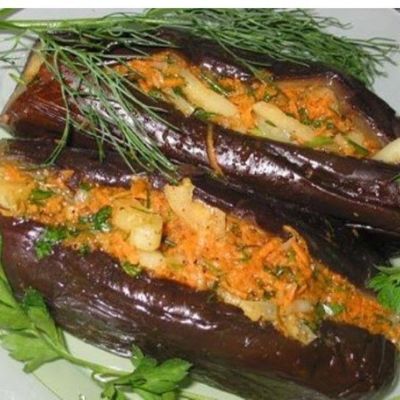 Баклажаны фаршированные морковью и чесноком