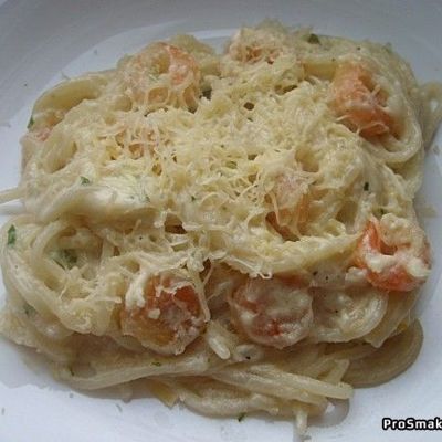 Спагетти с креветками в сливочно-сырном соусе