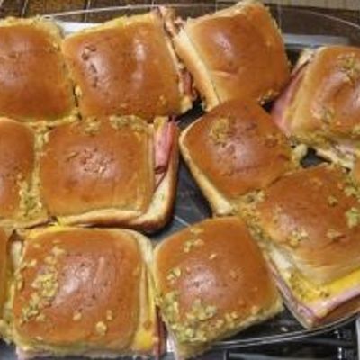 Мини бутерброды с ветчиной и сыром
