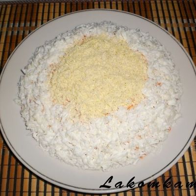 Салат Мимоза с копченой рыбой и рисом