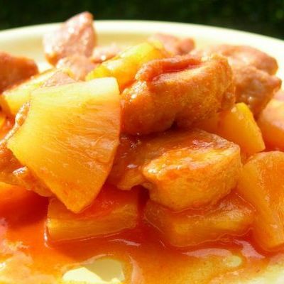 Курица с ананасом в томатном соусе