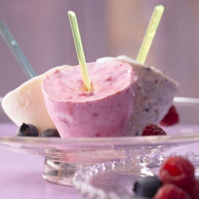 Мороженое-йогурт с ягодами