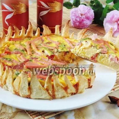 Закусочный пирог с колбасой Цветок