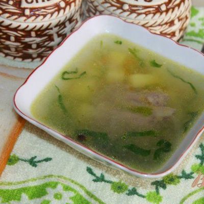 Картофельный суп со шпинатом и свиными ребрами