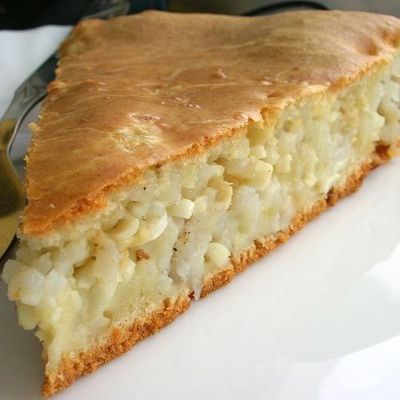 Пирог с рисово-яичной начинкой