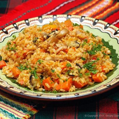 Рис с морепродуктами по-мексикански