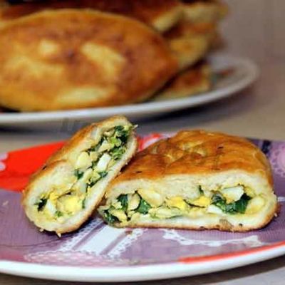 Быстрые пирожки с яйцом и зеленым луком