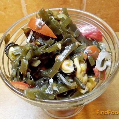 Салат из морской капусты с морепродуктами