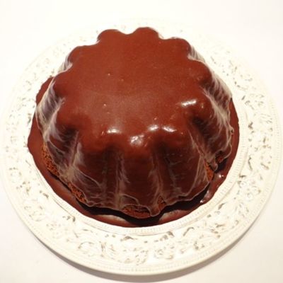 Шоколадный кекс с глазурью