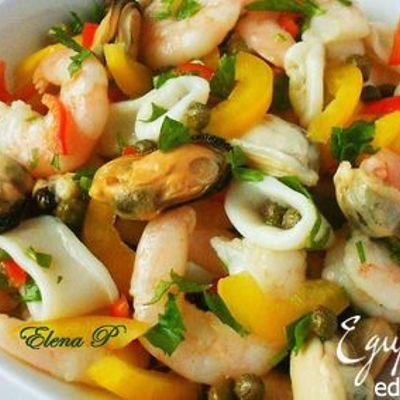 Салат из морепродуктов по-средиземноморски