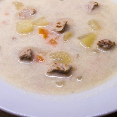 Сливочный суп со свининой