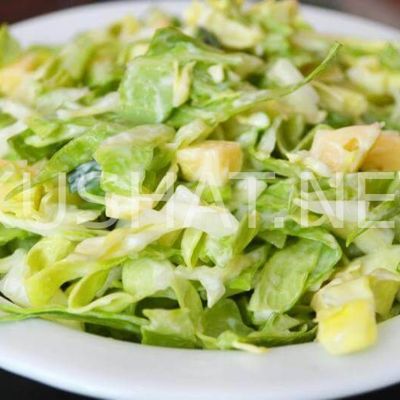 Салат из молодой капусты с огурцом и сыром
