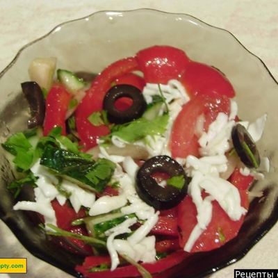 Шопский салат из помидоров и перца и огурцов