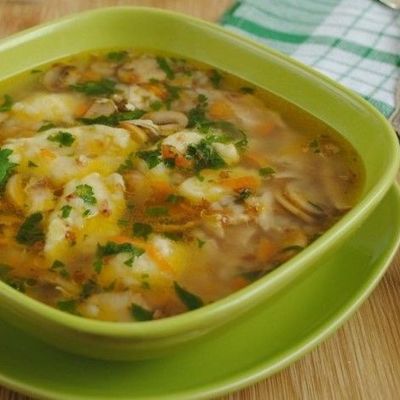 Гречневый суп с курицей и грибами