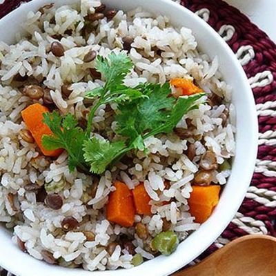 Вегетарианский индийский плов из риса с нутом