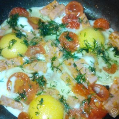 Яичница с помидорами и сыром по Дюкану