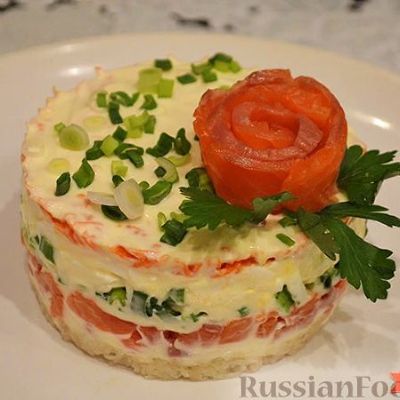 Праздничный салат с семгой