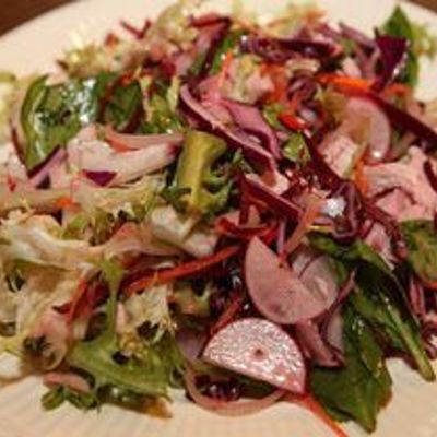 Салат из красной капусты с индейкой