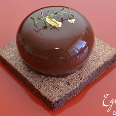 Пирожное шоколад-тимьян