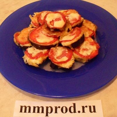 Баклажаны с помидорами, сыром и чесноком в духовке