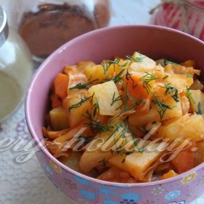 Рагу овощное с капустой и с картошкой и кабачками