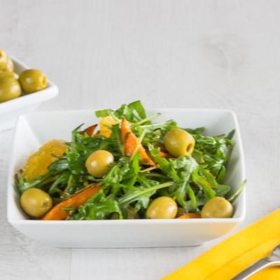 Салат из моркови с апельсинами и оливками