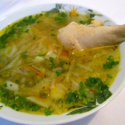 Овощной суп с зеленым горошком