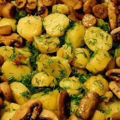 Тушеные грибы с картошкой и горохом