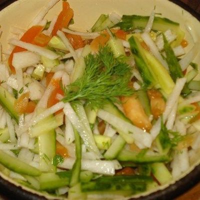 Салат из редьки с овощами