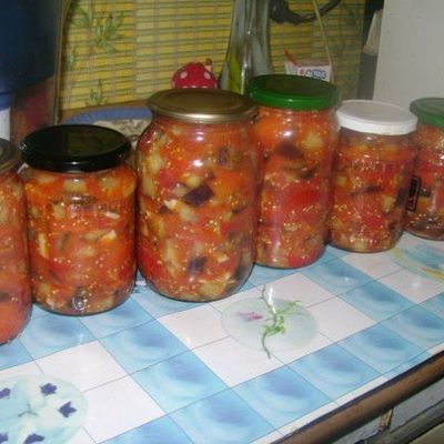 Салат-Лечо из помидоров с болгарским перцем и кабачками