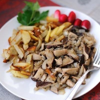 Картошка с белыми грибами
