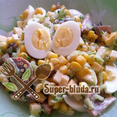 Салат с перепелиными яйцами и грибами