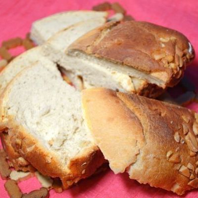 Пивной пшеничный хлеб с арахисом в хлебопечке
