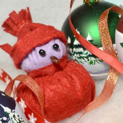 Снеговичок из фетра, или Прыжки в сторону