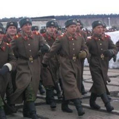 Служить или не служить - вот в чём вопрос