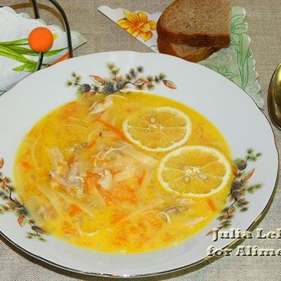 Куриный суп с яично-лимонным соусом