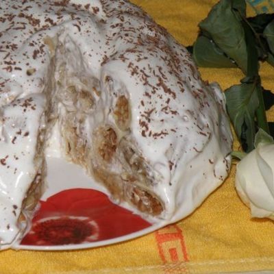 Блинный торт со сметанным кремом и фруктами