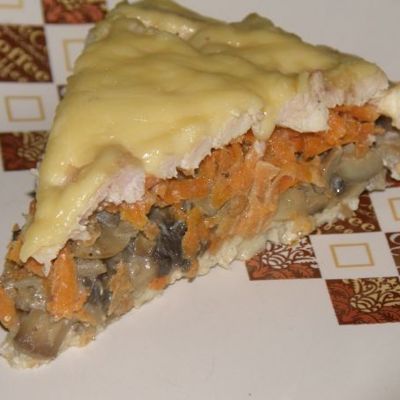 Куриный пирог с грибами и морковью
