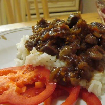 Куриные желудочки по-азиатски с рисом.