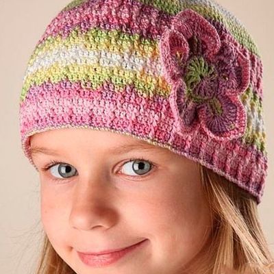 Вязаные весенние детские шапочки 10 схем